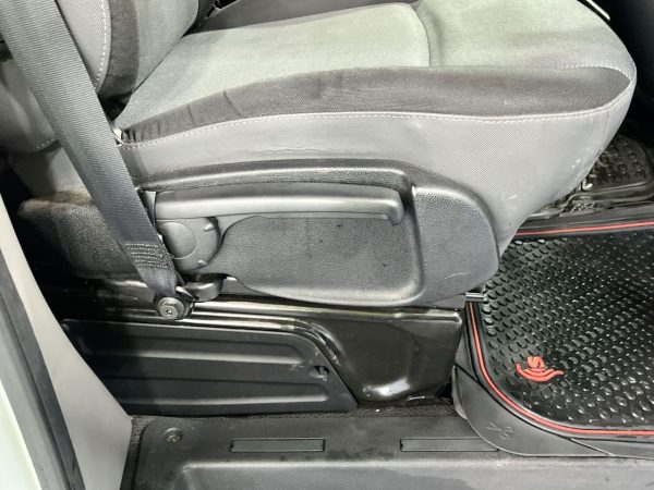2013 Renault Master LWB Mid Roof Turbo Diesel Manual Van - Image 9