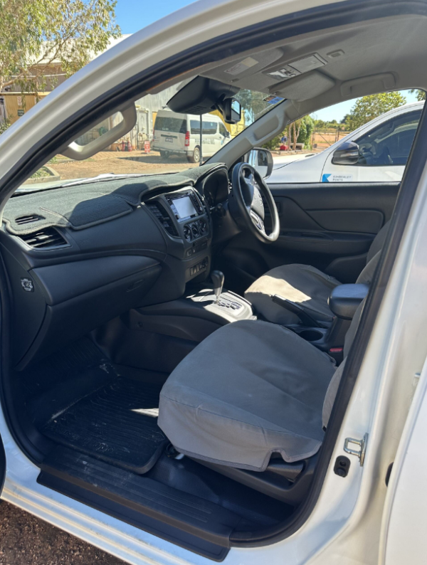 2018 Mitsubishi Triton 4X4 GLX ADAS MR Turbo Diesel Auto Crew Cab Chassis - Image 11