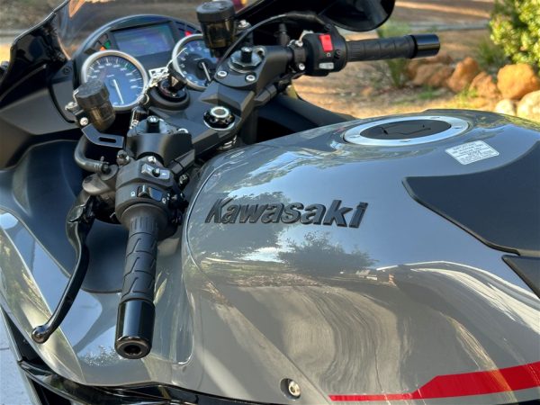 2021 Kawasaki ZX14R Manual Motorcycle - Image 8