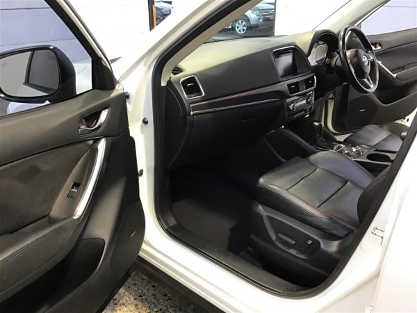 2016 Mazda CX-5 Akera KE - Image 15