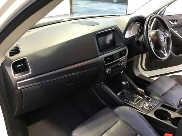 2016 Mazda CX-5 Akera KE - Image 17