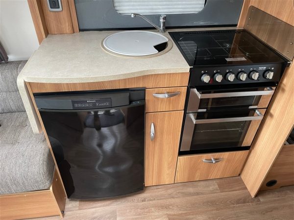 2015 Swift Explorer 564 Caravan - Image 37